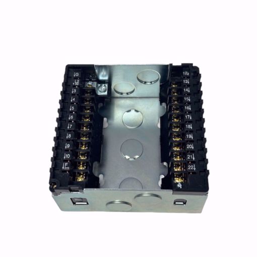 Picture of Q7800B1003 METAL 7800 SERIES SUBBASE.  BURNER PANEL OR WALL